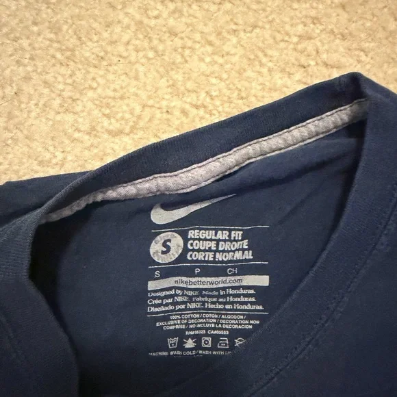 Nike UConn Navy Blue T-Shirt - Picture 2 of 2